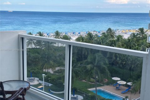 Copropriété à louer à Miami Beach, Floride: 49.7 m2 № 2154835 - photo 9