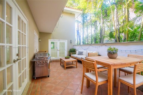 Casa en venta en Coral Gables, Florida, 3 dormitorios, 257.15 m2 № 1945775 - foto 12