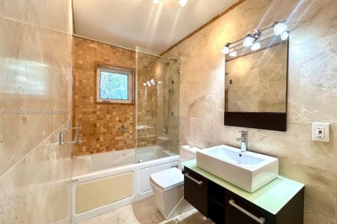 Casa en venta en Coral Gables, Florida, 3 dormitorios, 257.15 m2 № 1945775 - foto 30