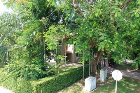 Casa en venta en Coral Gables, Florida, 3 dormitorios, 257.15 m2 № 1945775 - foto 26