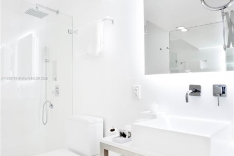 Hotel en venta en Miami Beach, Florida № 1804550 - foto 30