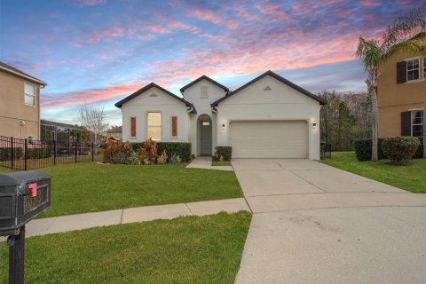 House in Orlando, Florida 3 bedrooms, 177.35 sq.m. № 2098220