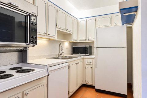 Touwnhouse à louer à Miami, Floride: 2 chambres, 100.61 m2 № 2387127 - photo 3