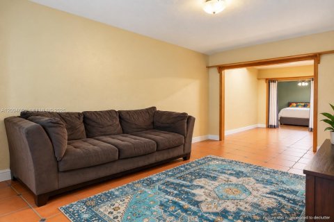Touwnhouse à louer à Miami, Floride: 2 chambres, 100.61 m2 № 2387127 - photo 2