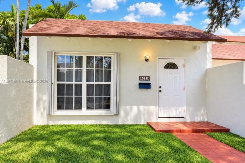 Touwnhouse à Miami, Floride 2 chambres, 100.61 m2 № 2387127