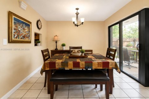 Townhouse in Miami, Florida 2 bedrooms, 101.73 sq.m. № 2154582 - photo 6