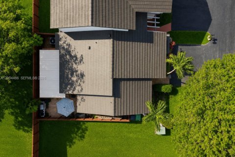Townhouse in Miami, Florida 2 bedrooms, 101.73 sq.m. № 2154582 - photo 20