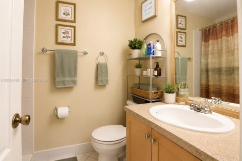 Townhouse in Miami, Florida 2 bedrooms, 101.73 sq.m. № 2154582 - photo 13