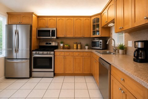 Townhouse in Miami, Florida 2 bedrooms, 101.73 sq.m. № 2154582 - photo 4