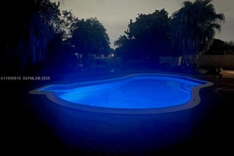 House in Cutler Bay, Florida 4 bedrooms, 228.63 sq.m. № 1993635 - photo 21