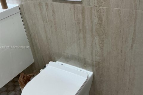 House in Cutler Bay, Florida 4 bedrooms, 228.63 sq.m. № 1993635 - photo 15