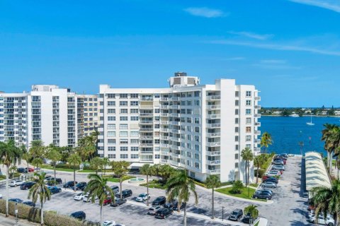 Condominio en venta en West Palm Beach, Florida, 2 dormitorios, 105.26 m2 № 1175302 - foto 1
