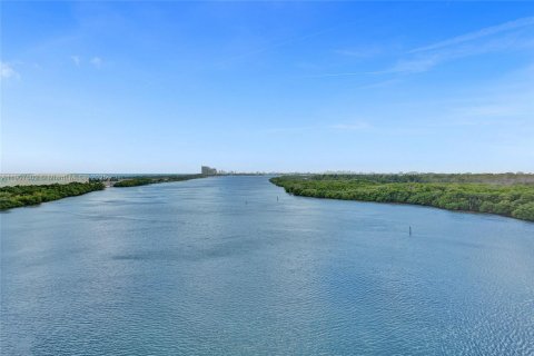 Снять в аренду кондоминиум в Санни-Айлс-Бич, Флорида 1 спальня, 70.79м2, № 1963928 - фото 11