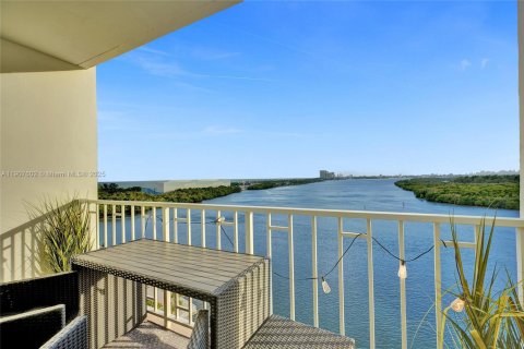 Снять в аренду кондоминиум в Санни-Айлс-Бич, Флорида 1 спальня, 70.79м2, № 1963928 - фото 3