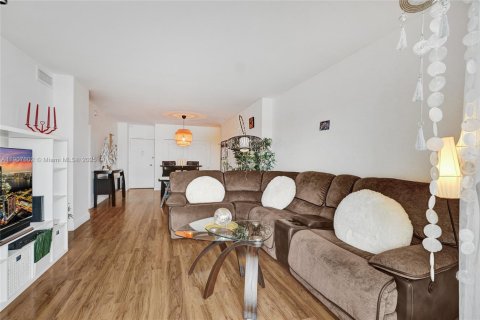 Снять в аренду кондоминиум в Санни-Айлс-Бич, Флорида 1 спальня, 70.79м2, № 1963928 - фото 21