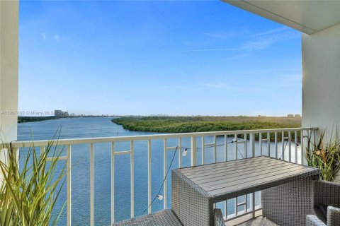 Снять в аренду кондоминиум в Санни-Айлс-Бич, Флорида 1 спальня, 70.79м2, № 1963928 - фото 4