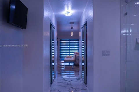 Villa ou maison à vendre à Miramar, Floride: 5 chambres, 362.41 m2 № 1979212 - photo 21