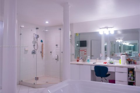 Villa ou maison à vendre à Miramar, Floride: 5 chambres, 362.41 m2 № 1979212 - photo 22