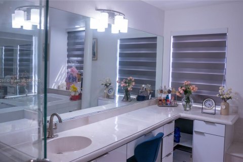 Villa ou maison à vendre à Miramar, Floride: 5 chambres, 362.41 m2 № 1979212 - photo 24