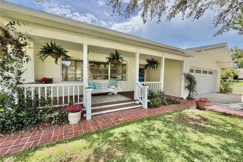 House in Clearwater, Florida 4 bedrooms, 168.43 sq.m. № 1886974 - photo 3