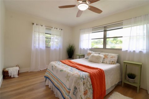 House in Clearwater, Florida 4 bedrooms, 168.43 sq.m. № 1886974 - photo 29