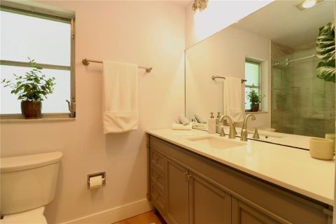 House in Clearwater, Florida 4 bedrooms, 168.43 sq.m. № 1886974 - photo 15