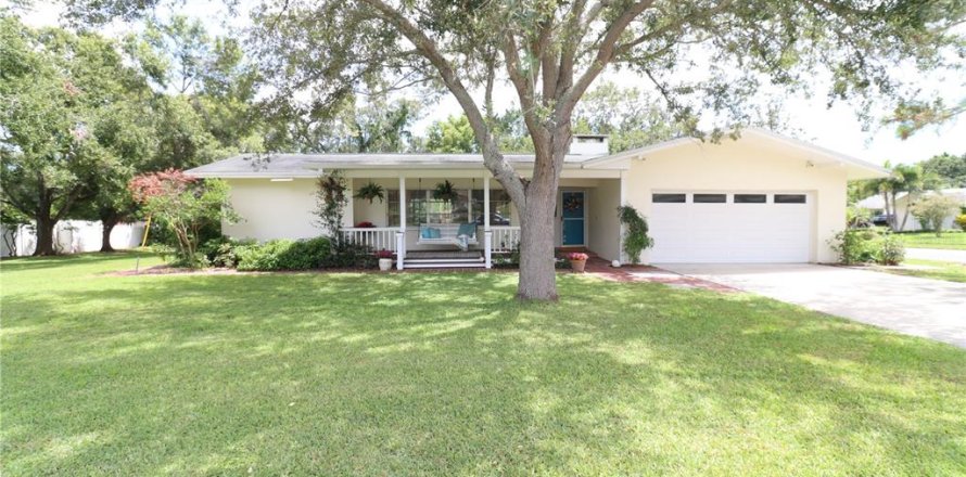 House in Clearwater, Florida 4 bedrooms, 168.43 sq.m. № 1886974