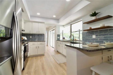 House in Clearwater, Florida 4 bedrooms, 168.43 sq.m. № 1886974 - photo 21