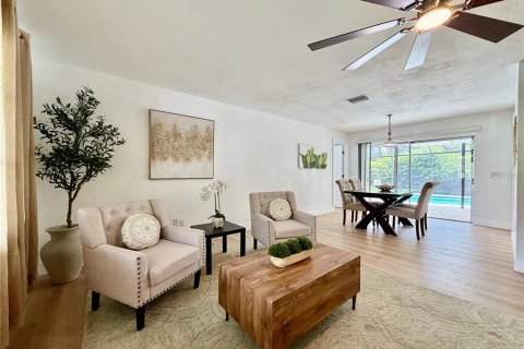 House in Clearwater, Florida 4 bedrooms, 168.43 sq.m. № 1886974 - photo 9