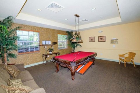 Condo in Fort Myers, Florida, 2 bedrooms  № 2014548 - photo 4