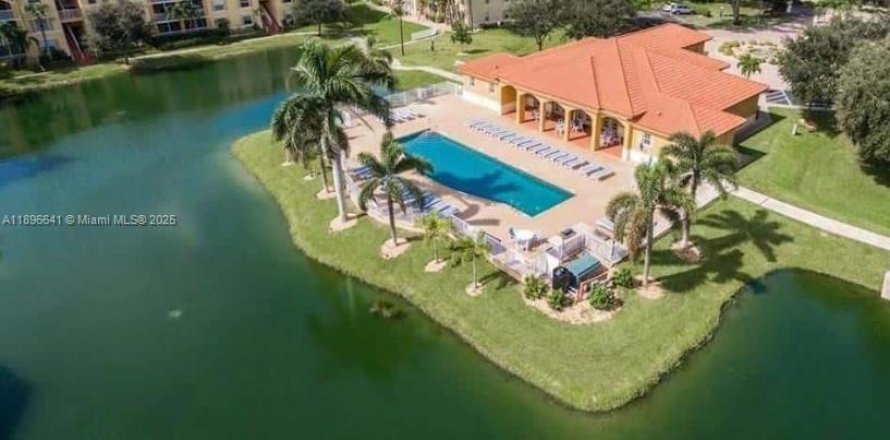 Condo in Fort Myers, Florida, 2 bedrooms  № 2014548