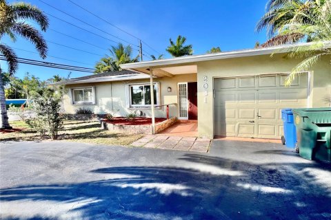 House in Oakland Park, Florida 3 bedrooms, 125.14 sq.m. № 2062469 - photo 2