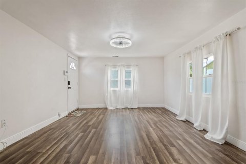 Casa en venta en Saint Petersburg, Florida, 3 dormitorios, 101.08 m2 № 1871026 - foto 6