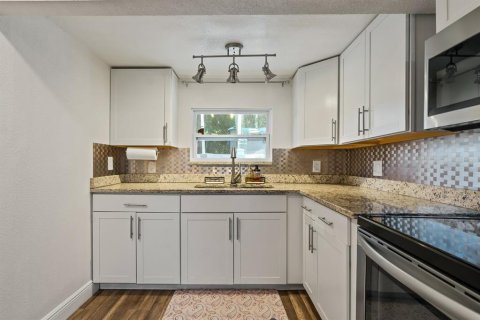 Casa en venta en Saint Petersburg, Florida, 3 dormitorios, 101.08 m2 № 1871026 - foto 8