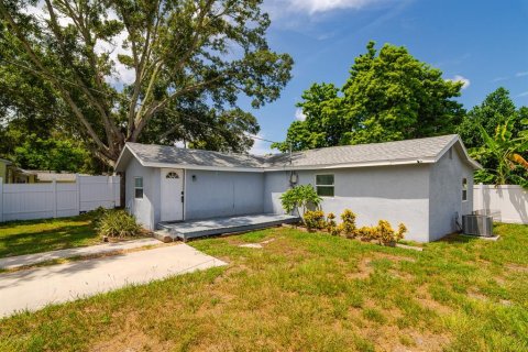 Casa en venta en Saint Petersburg, Florida, 3 dormitorios, 101.08 m2 № 1871026 - foto 1