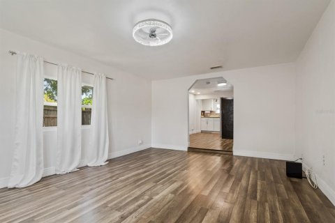 Casa en venta en Saint Petersburg, Florida, 3 dormitorios, 101.08 m2 № 1871026 - foto 5