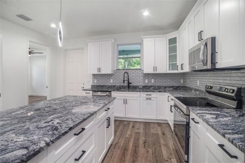 Купить виллу или дом в Тампа, Флорида 8 комнат, 138.52м2, № 1518560 - фото 9