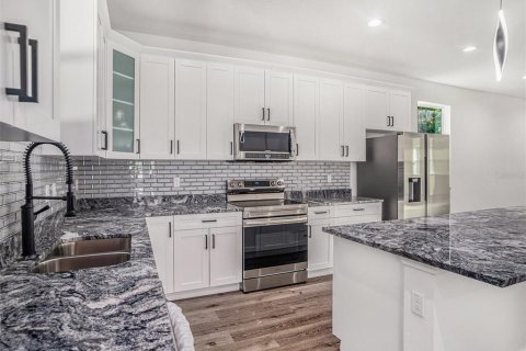Купить виллу или дом в Тампа, Флорида 8 комнат, 138.52м2, № 1518560 - фото 8