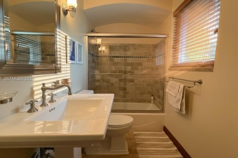 Casa en alquiler en Miami, Florida, 3 dormitorios, 236.25 m2 № 1990406 - foto 15