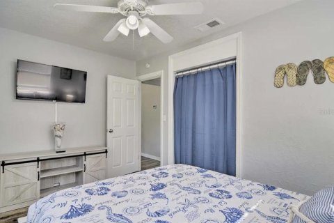House in Seminole, Florida 2 bedrooms, 92.9 sq.m. № 1868971 - photo 15