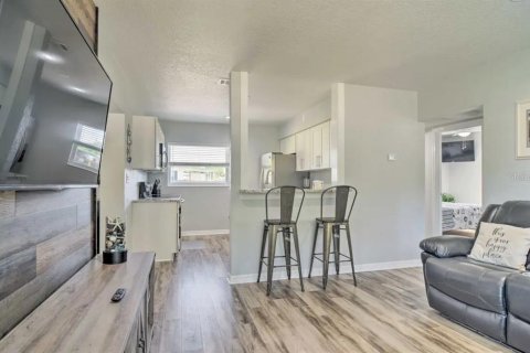 House in Seminole, Florida 2 bedrooms, 92.9 sq.m. № 1868971 - photo 5