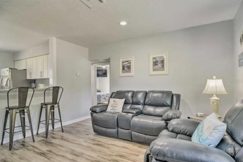 House in Seminole, Florida 2 bedrooms, 92.9 sq.m. № 1868971 - photo 4
