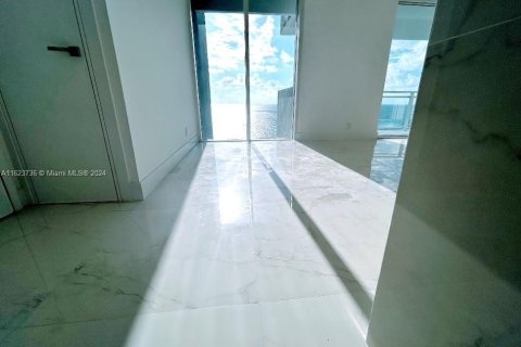 Condominio en venta en Hallandale Beach, Florida, 2 dormitorios, 121.89 m2 № 1271608 - foto 22