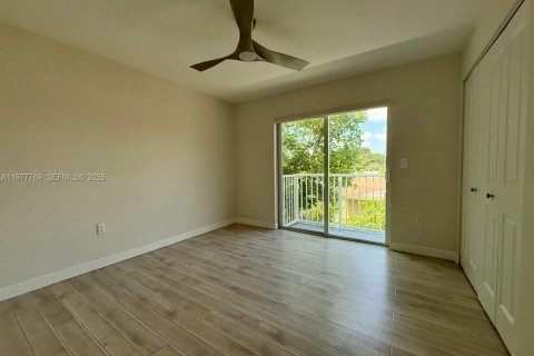 Купить таунхаус в Форт-Лодердейл, Флорида 3 спальни, 127.46м2, № 2041987 - фото 12