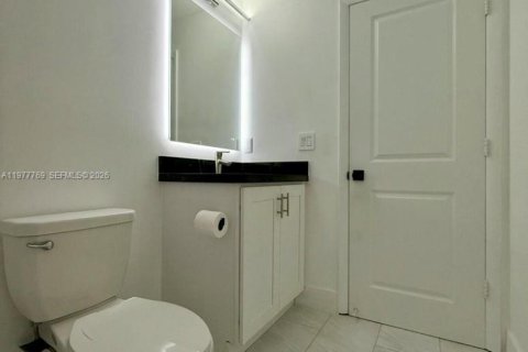 Купить таунхаус в Форт-Лодердейл, Флорида 3 спальни, 127.46м2, № 2041987 - фото 17