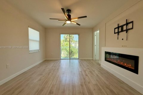 Купить таунхаус в Форт-Лодердейл, Флорида 3 спальни, 127.46м2, № 2041987 - фото 27