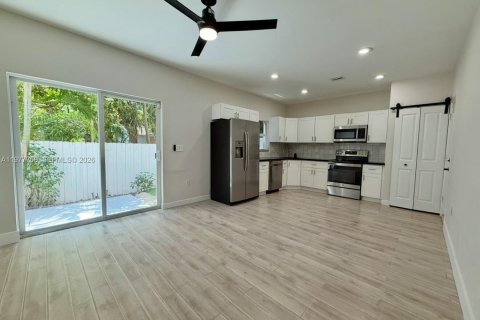 Купить таунхаус в Форт-Лодердейл, Флорида 3 спальни, 127.46м2, № 2041987 - фото 7