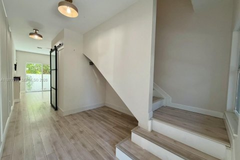 Купить таунхаус в Форт-Лодердейл, Флорида 3 спальни, 127.46м2, № 2041987 - фото 4