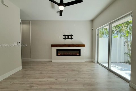 Купить таунхаус в Форт-Лодердейл, Флорида 3 спальни, 127.46м2, № 2041987 - фото 5