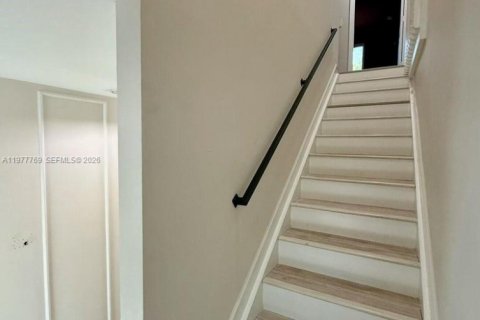 Купить таунхаус в Форт-Лодердейл, Флорида 3 спальни, 127.46м2, № 2041987 - фото 10